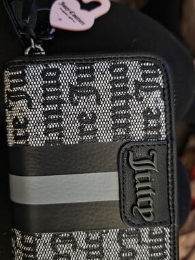 Juicy Couture Black & Gray Zip-Around Men’s Wallet